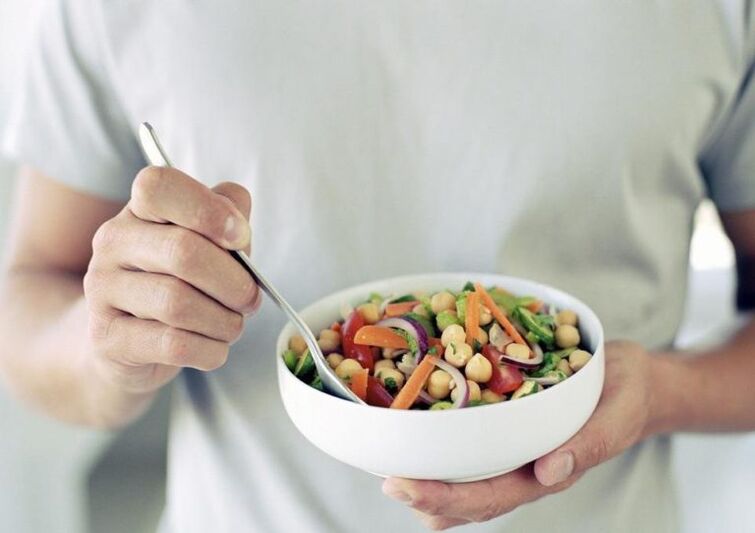 Eat vegetable salad to increase vitality